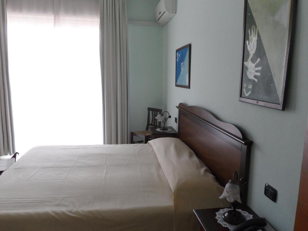 Fiumefreddo Hotel Фиумефредо ди Сицилия Стая снимка